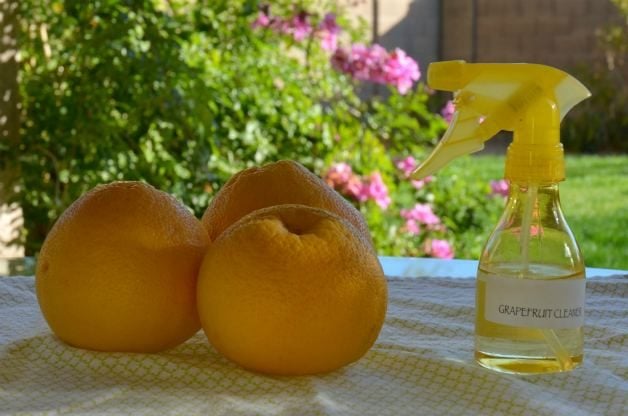 How to Make Homemade Cleaning Spray Out of Orange Peels